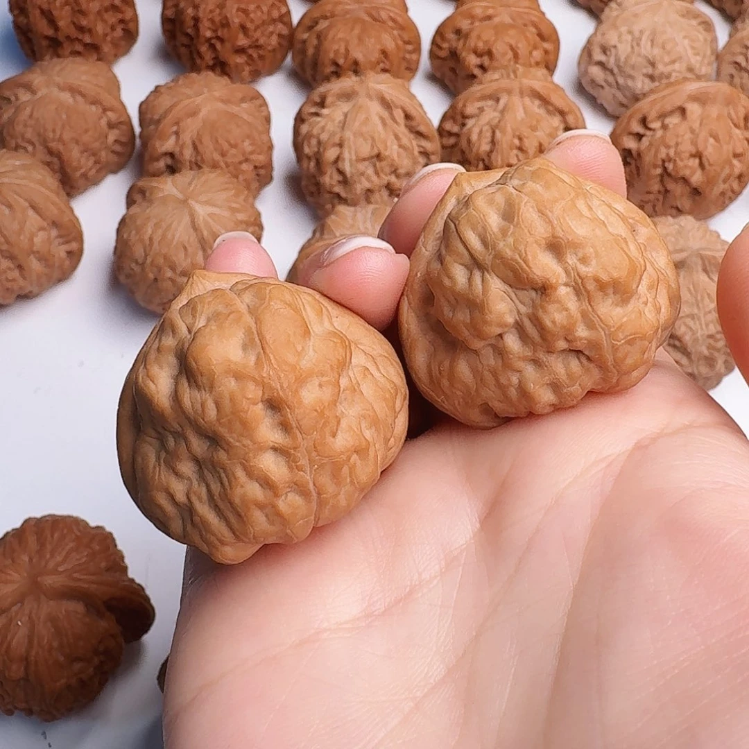 吊坠桃核古蝉娃娃