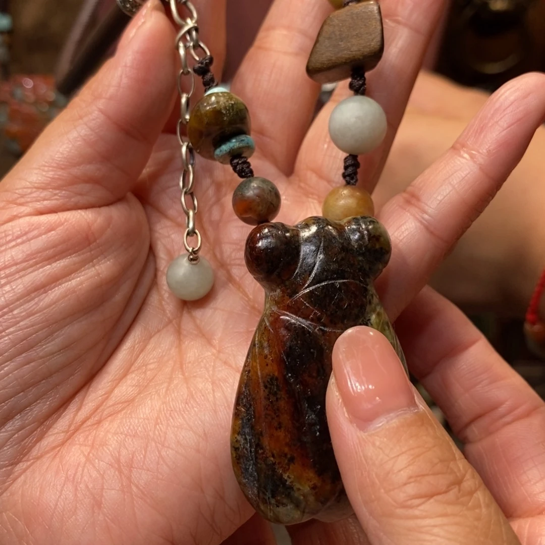 翡翠吊坠(赠链)未镶嵌