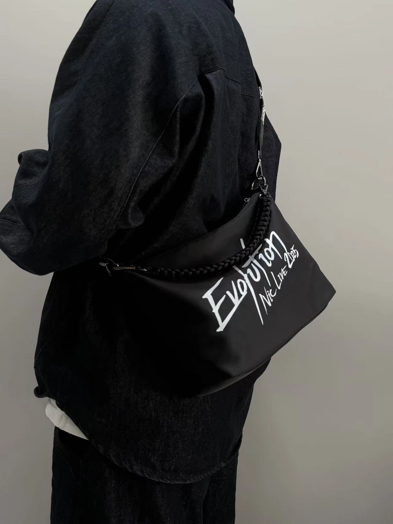 谢霆锋进化演唱会Evolution周边潮流斜挎包男女黑色大容量手提包