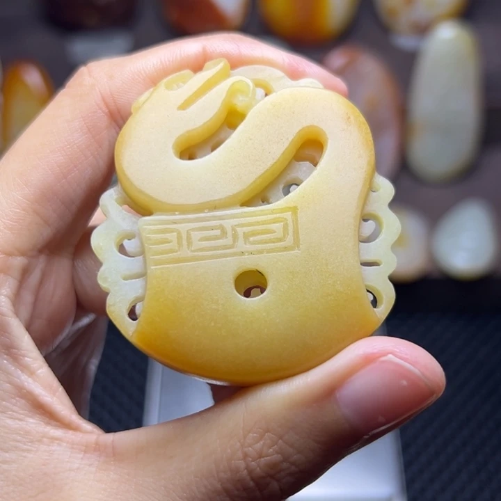 和田玉未镶嵌颈饰