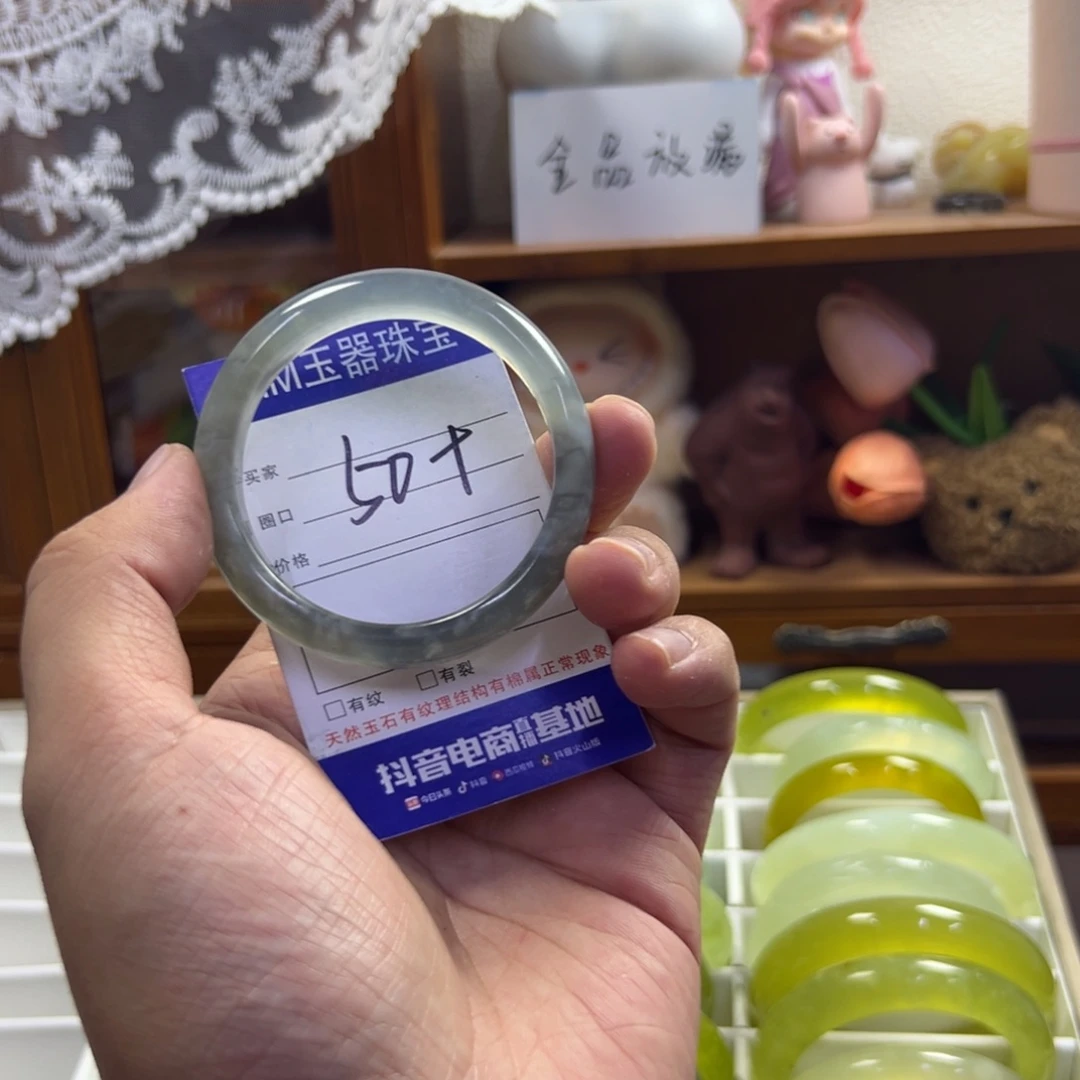 未镶嵌蛇纹石玉手镯500