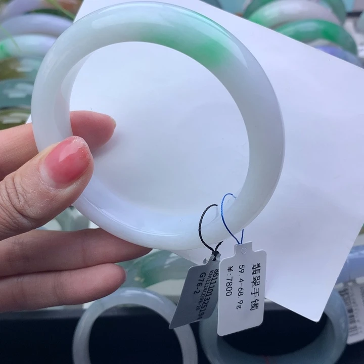 翡翠手镯未镶嵌天然翡翠手镯