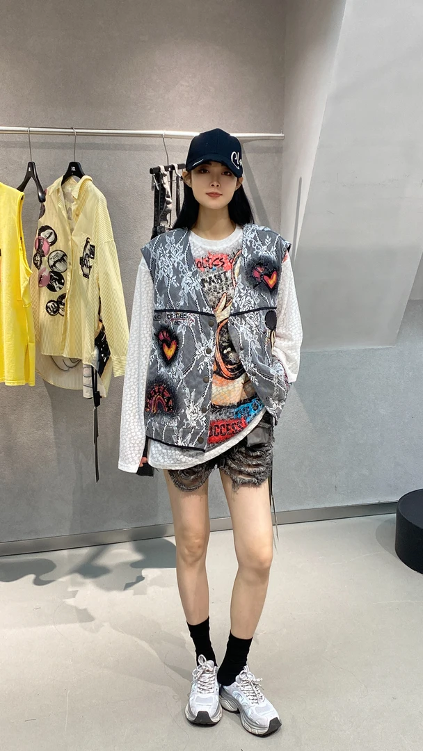 杨杨 52076欧货重工米奇马甲