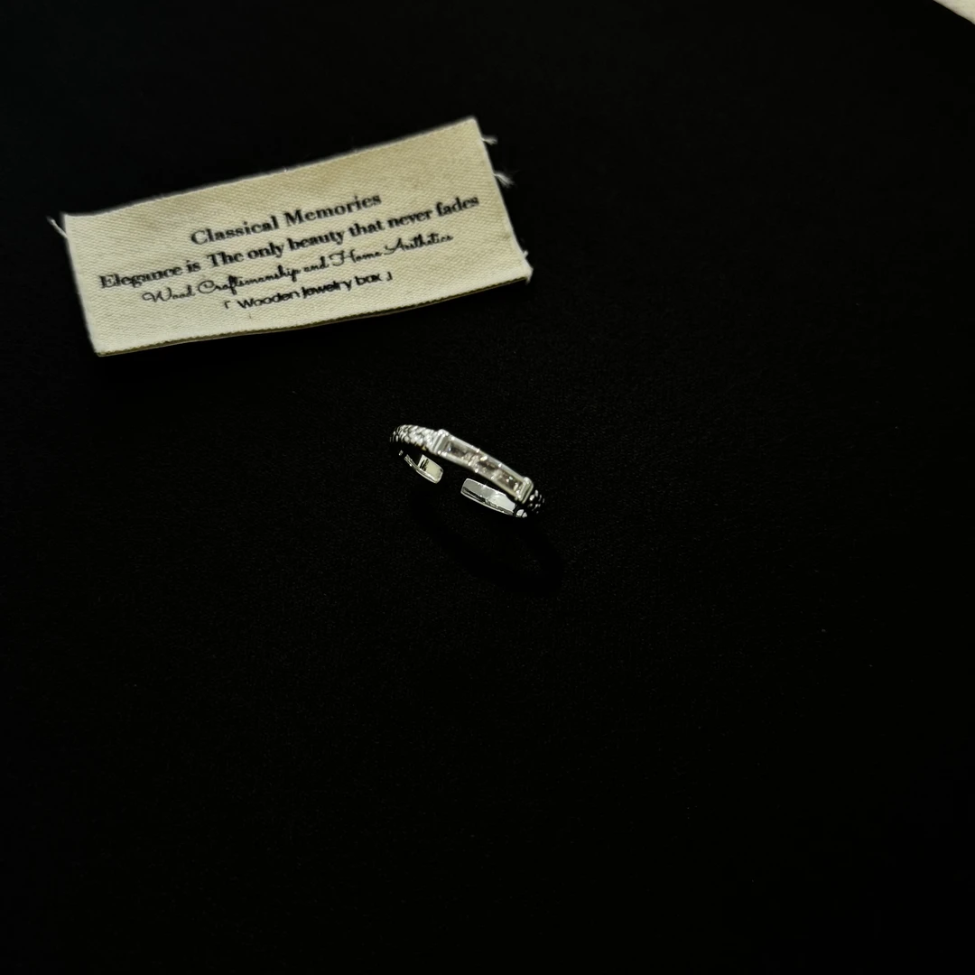 铜合金合成锆石戒指 时尚轻奢日常百搭水波纹开口戒指