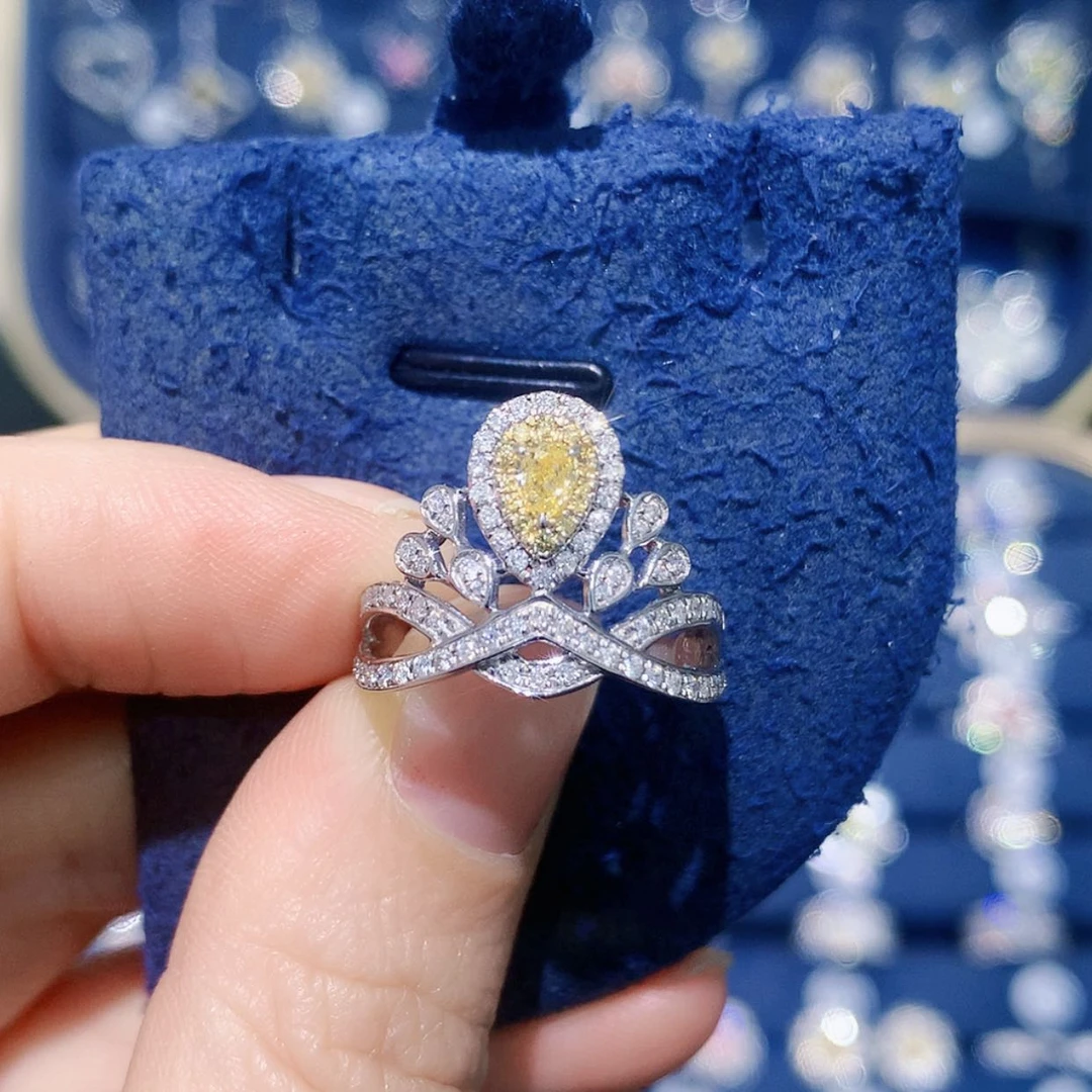 【闪购商品】铂Pt900镶嵌戒托钻石黄冠为爱加冕皇冠戒指