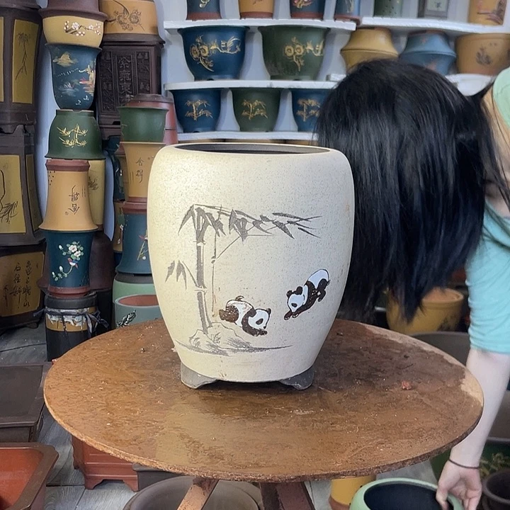 宜兴紫砂白龙蛋熊猫大