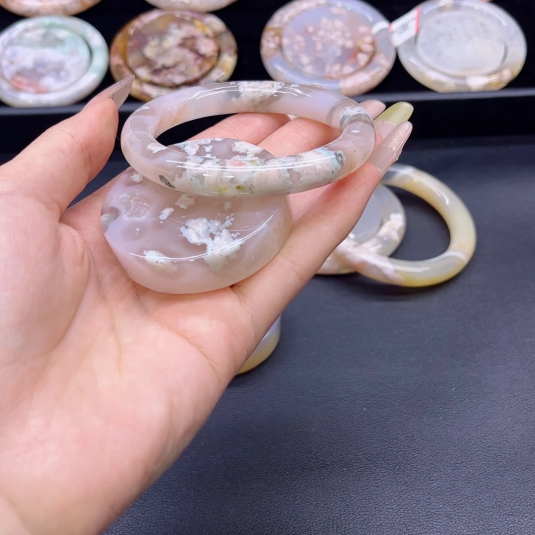 玛瑙/玉髓手镯未镶嵌54