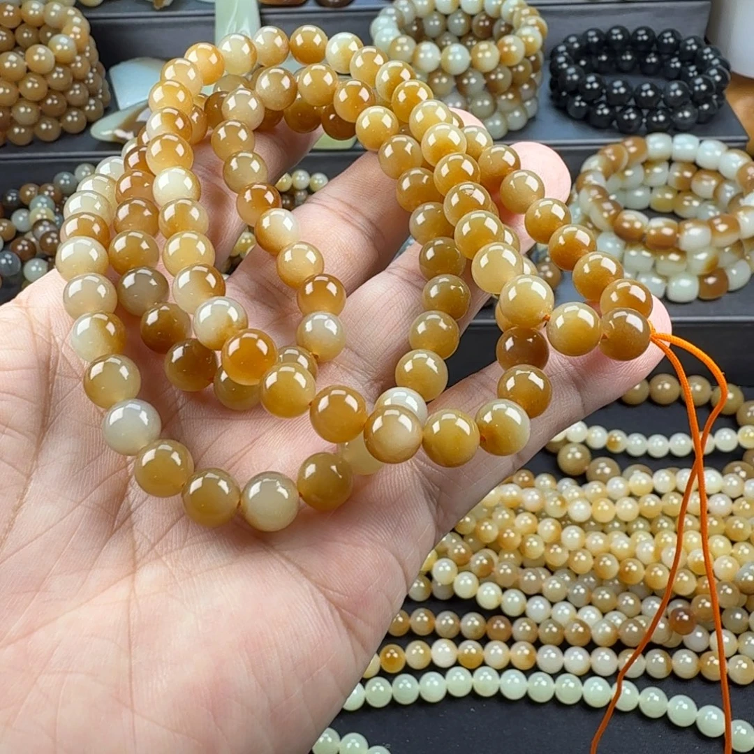 余***㵘和田玉未镶嵌手链