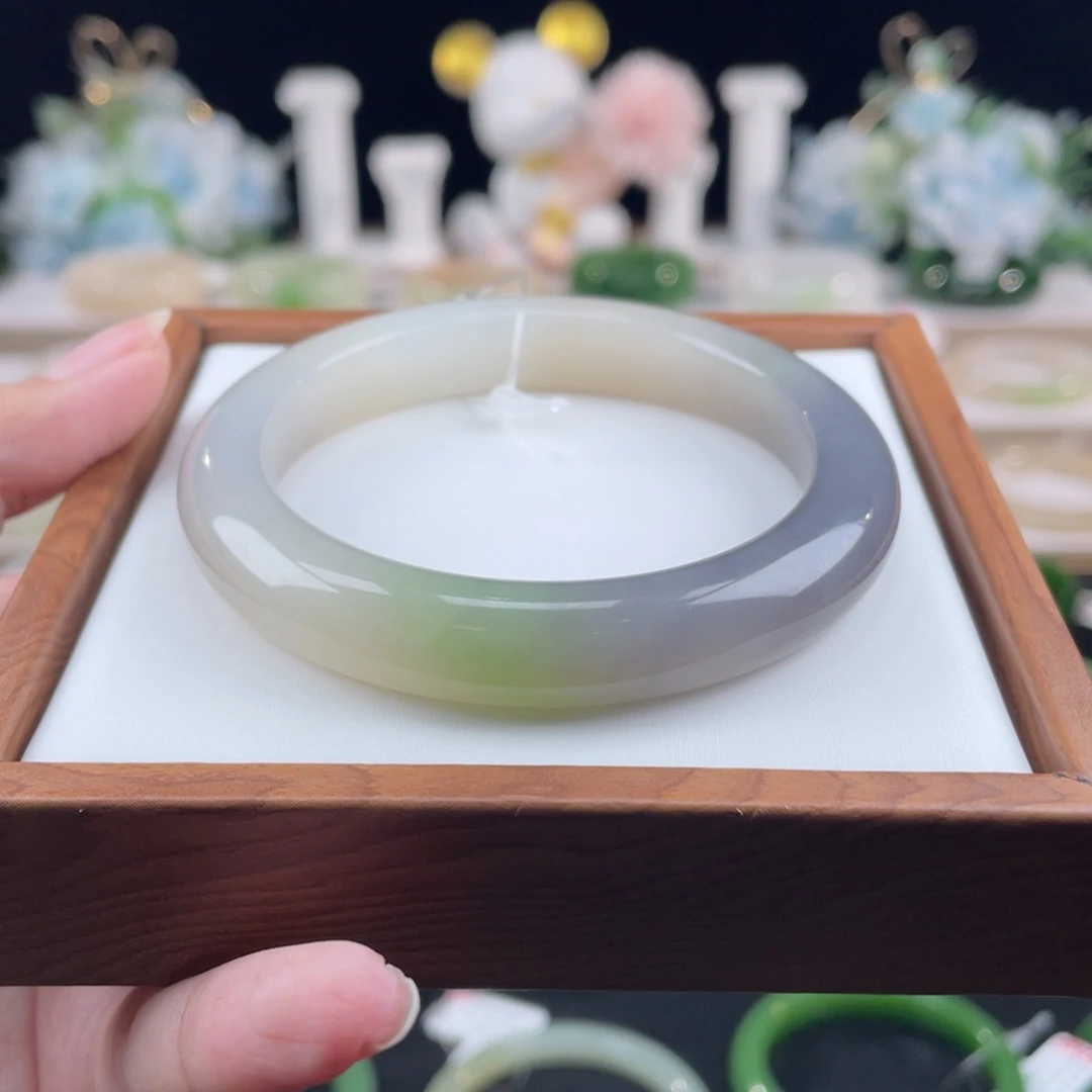 我***光和田玉未镶嵌手镯青海翠青四色57mm