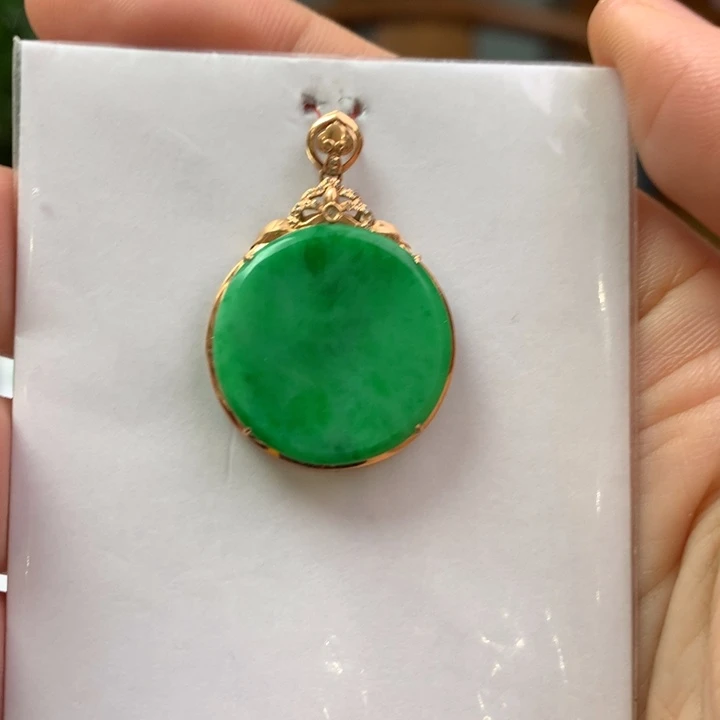 翡翠颈饰18K金镶嵌翡翠翡翠吊坠