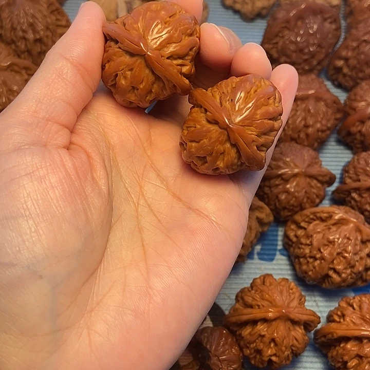 吊坠文玩核桃33白狮子