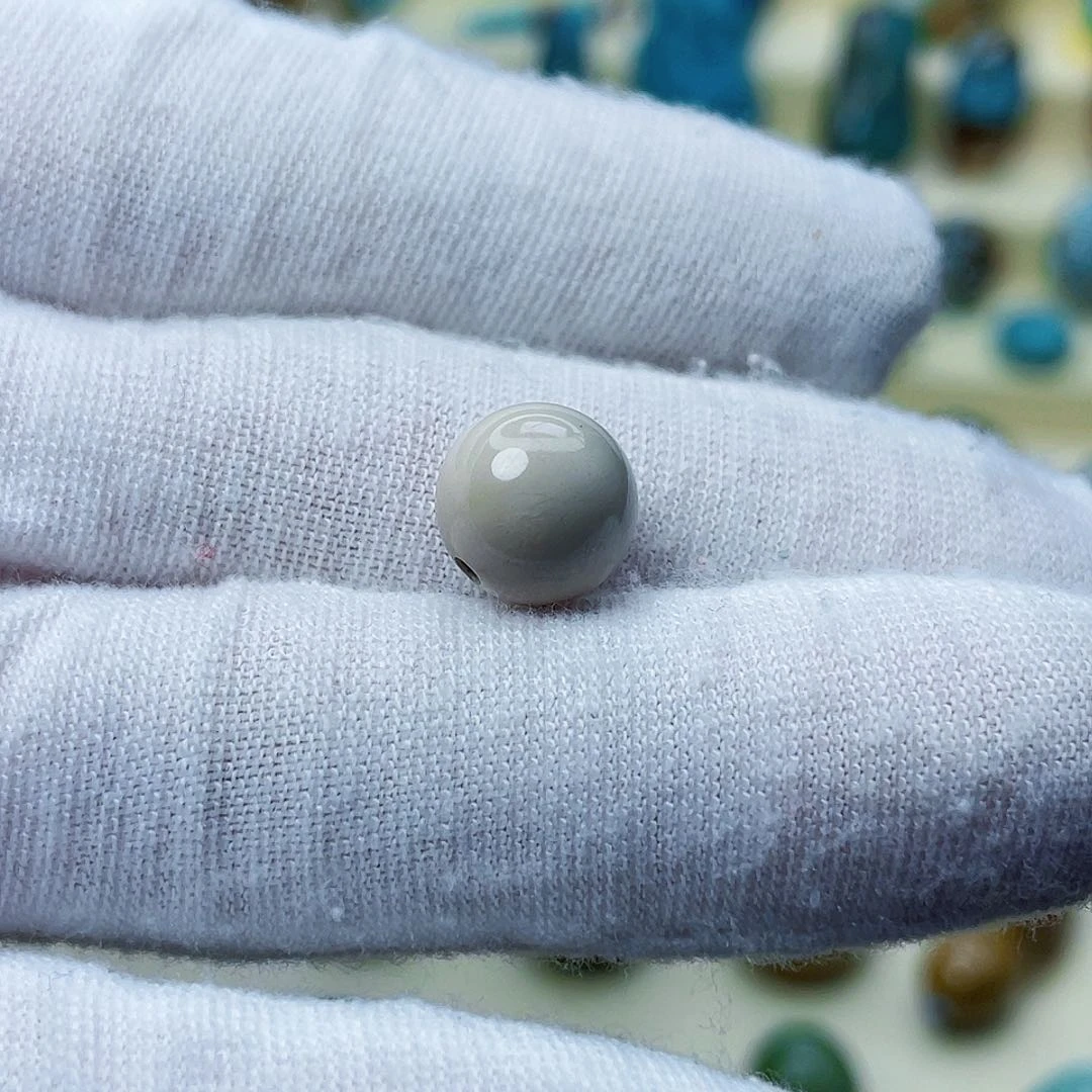 绿松石颈饰未镶嵌