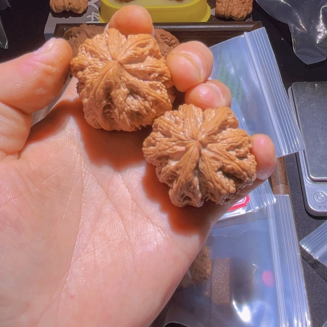 小***贝瑞麟文玩核桃大粗筋