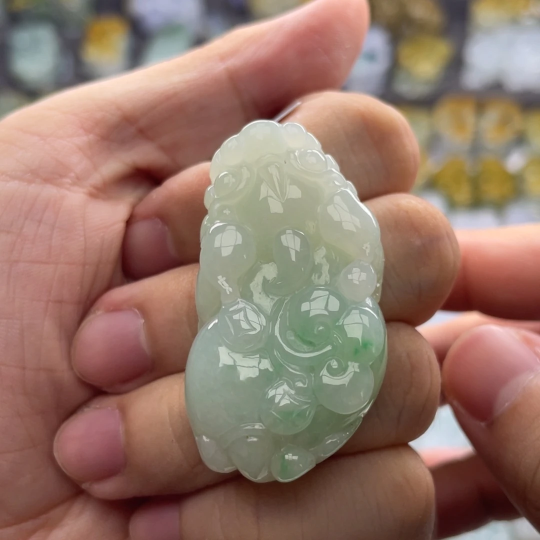 翡翠未镶嵌颈饰貔貅34