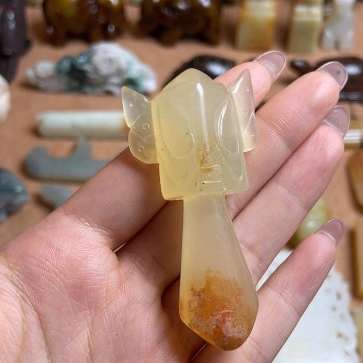 蛇纹石玉未镶嵌颈饰