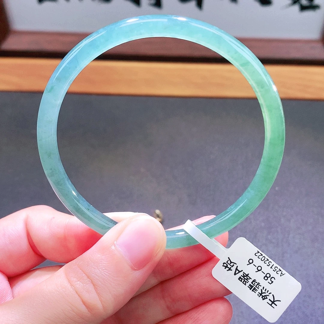 翡翠未镶嵌手镯天然翡翠