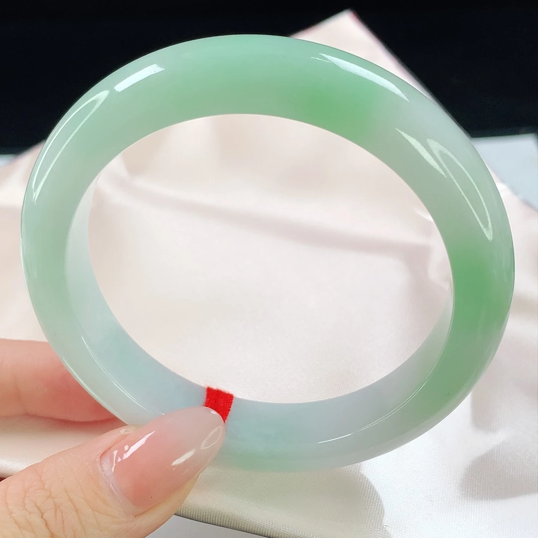 翡翠手镯未镶嵌681翡翠