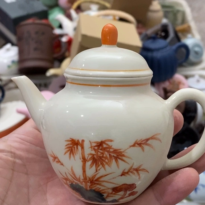 陶瓷艺术品及陶瓷壶