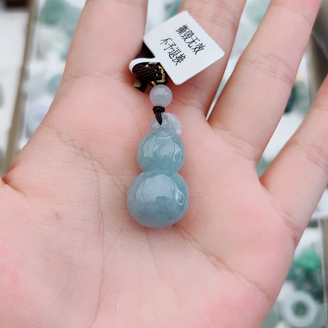 翡翠颈饰未镶嵌葫芦