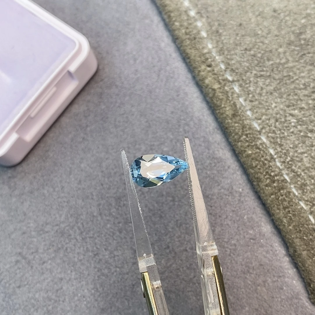 未镶嵌笔搁海蓝宝石1.845ct 圣玛利亚