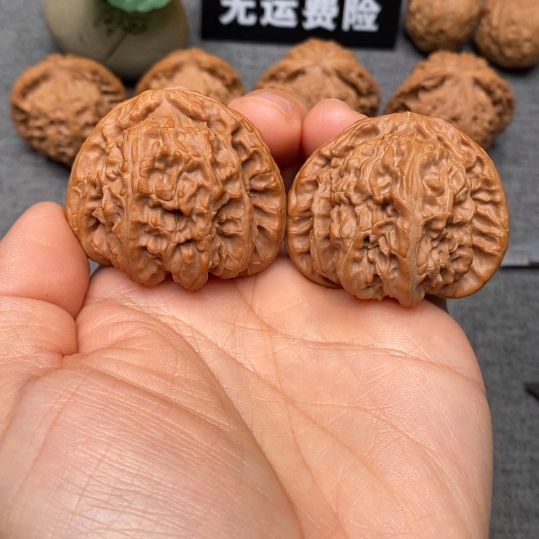 张***达吊坠文玩核桃白狮子