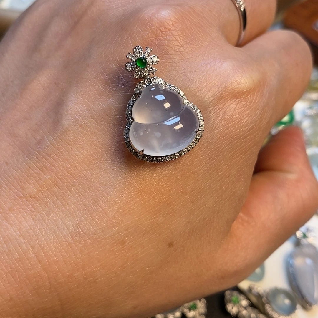 翡翠颈饰18K金镶嵌葫芦