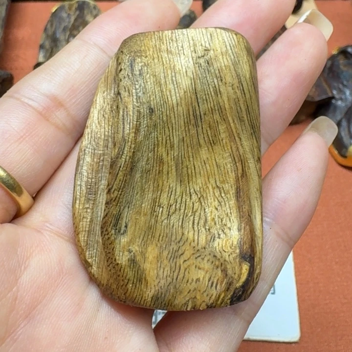 大叶紫檀（黑酸枝木类）