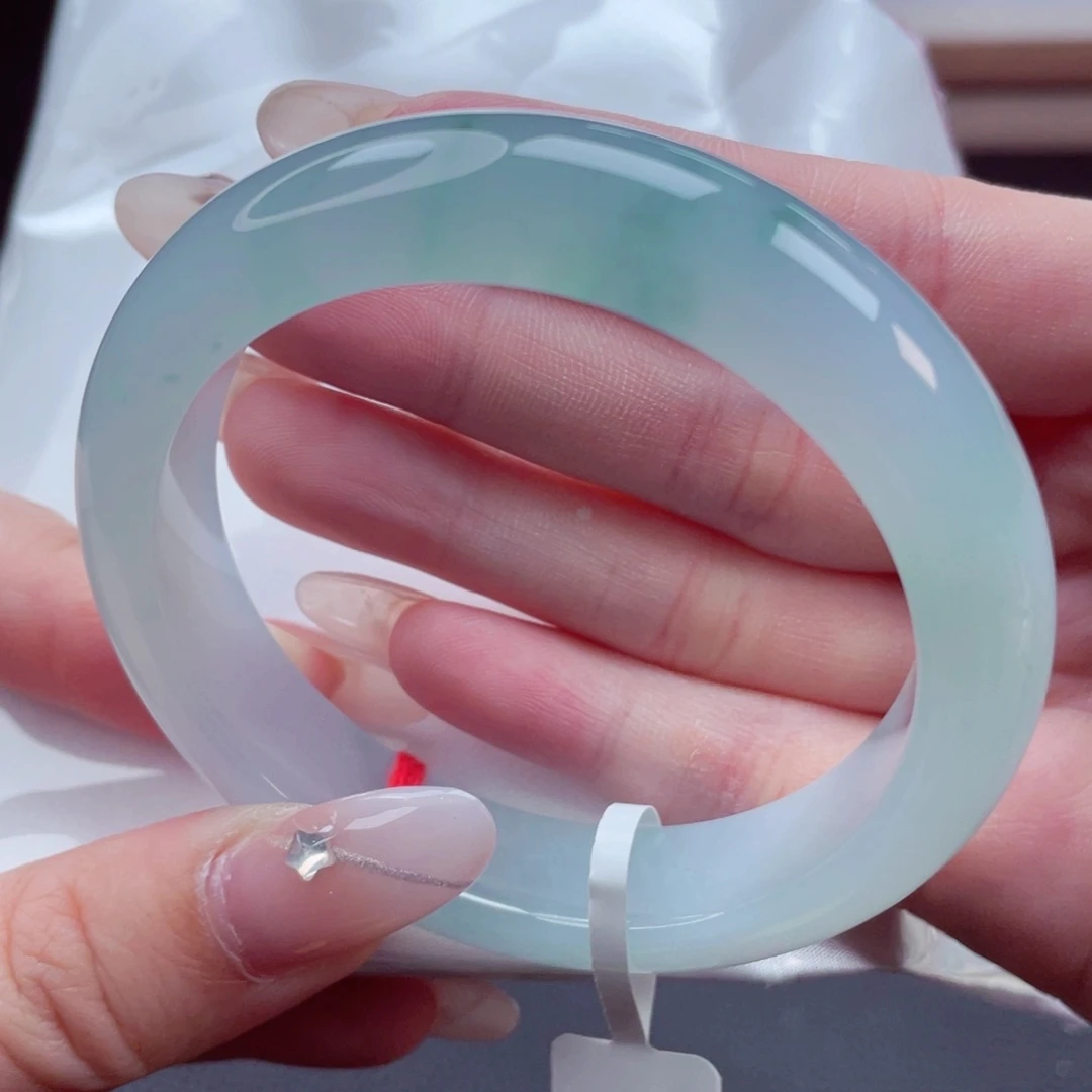 翡翠手镯未镶嵌56.0冰蓝底 起冰化胶泛光感 捡漏019