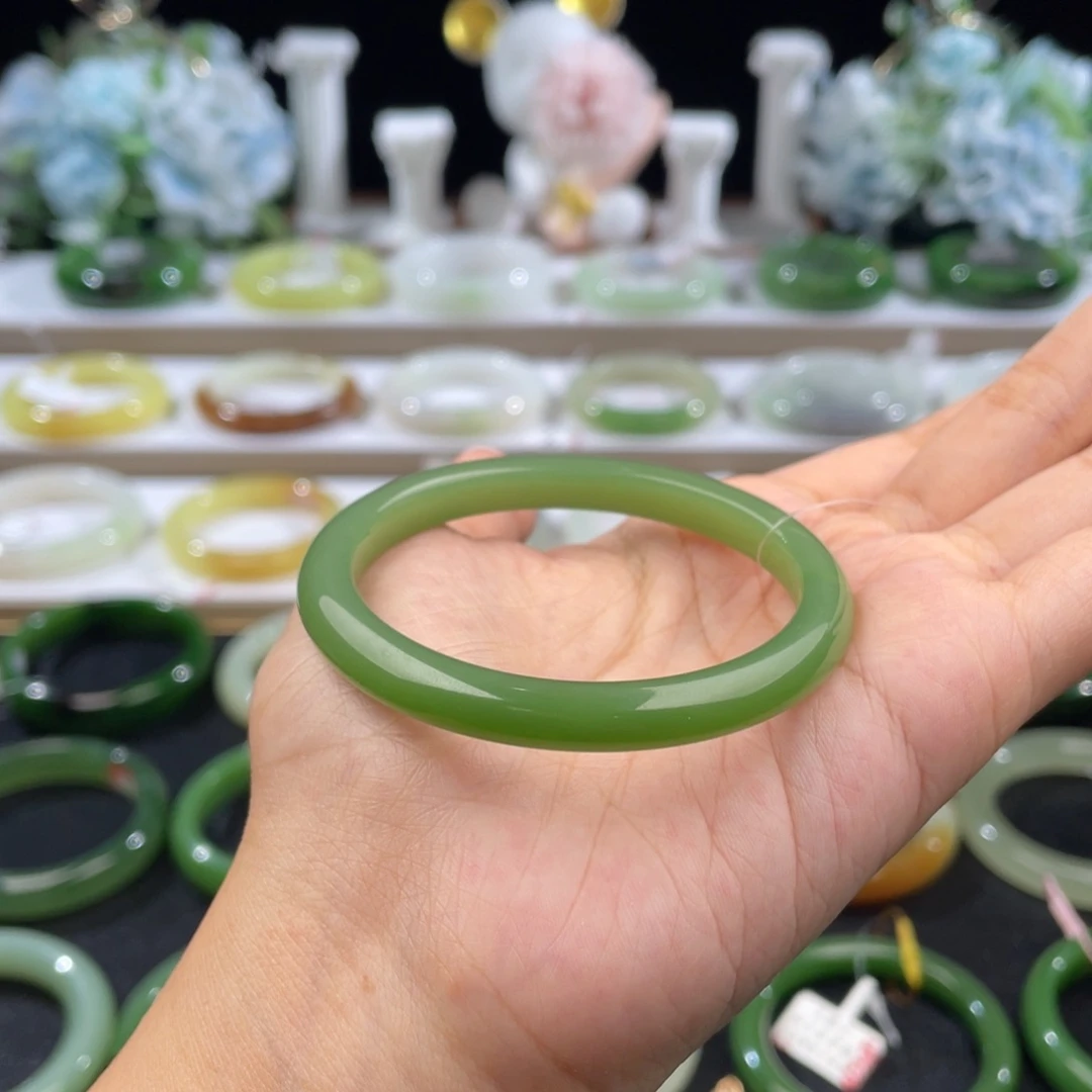 和田玉未镶嵌手镯俄碧冰底粉绿52mm