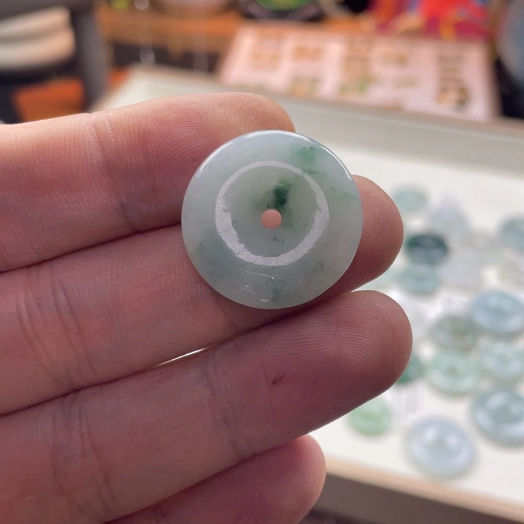 翡翠未镶嵌颈饰1111