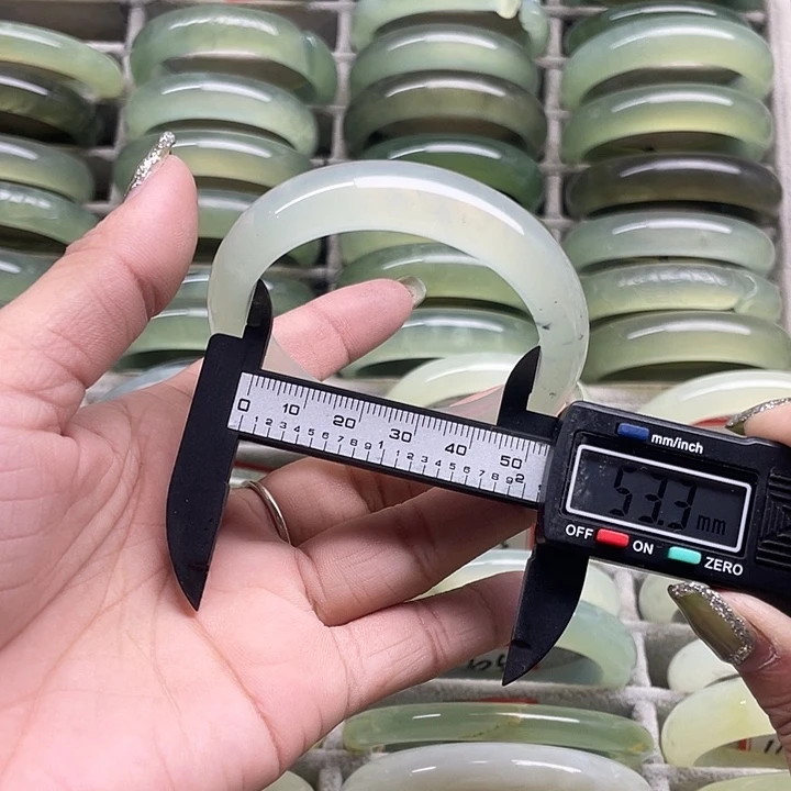 蛇纹石玉未镶嵌手镯88