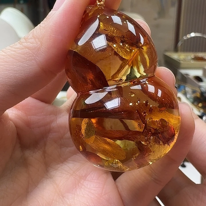 琥珀未镶嵌颈饰吊坠