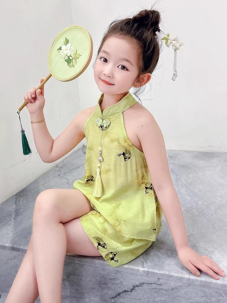 女童新中式套装夏季2025新款儿童国风夏装宝宝古风挂脖短裤两件套
