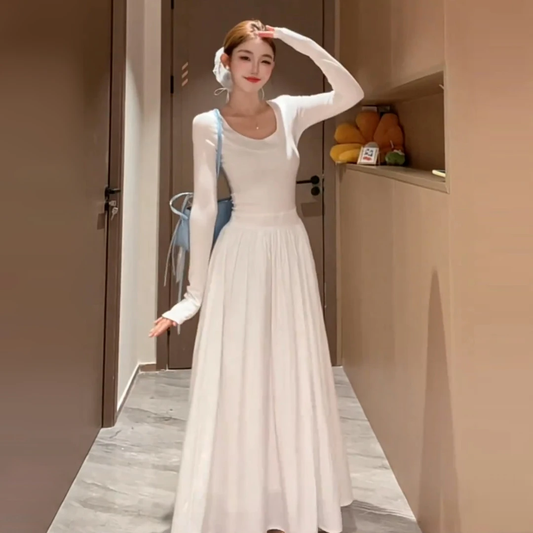 法式u领长袖露背白色连衣裙子女早秋季2025新款修身显瘦初秋长裙