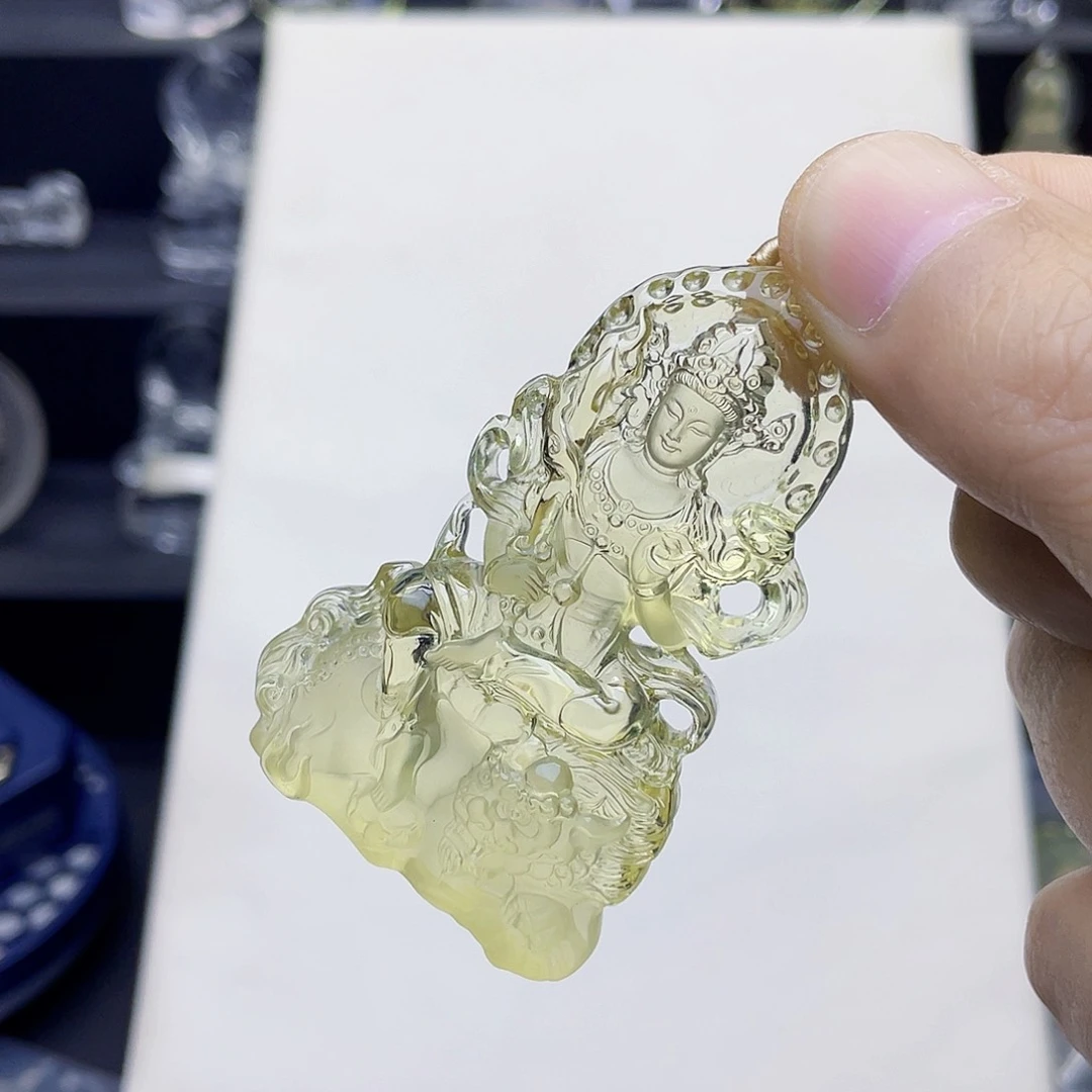 水晶颈饰未镶嵌午****黄水晶大师精雕文殊菩萨