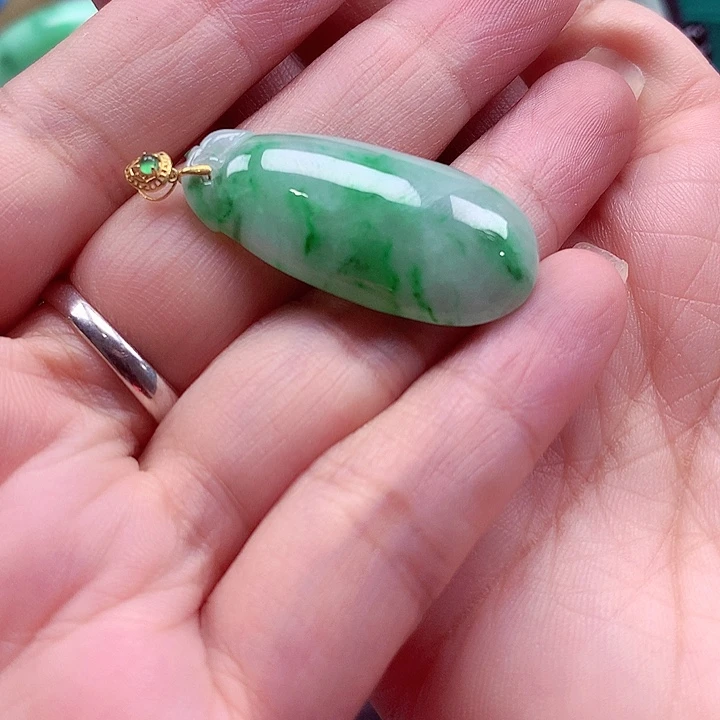 颈饰18K金镶嵌翡翠翡翠