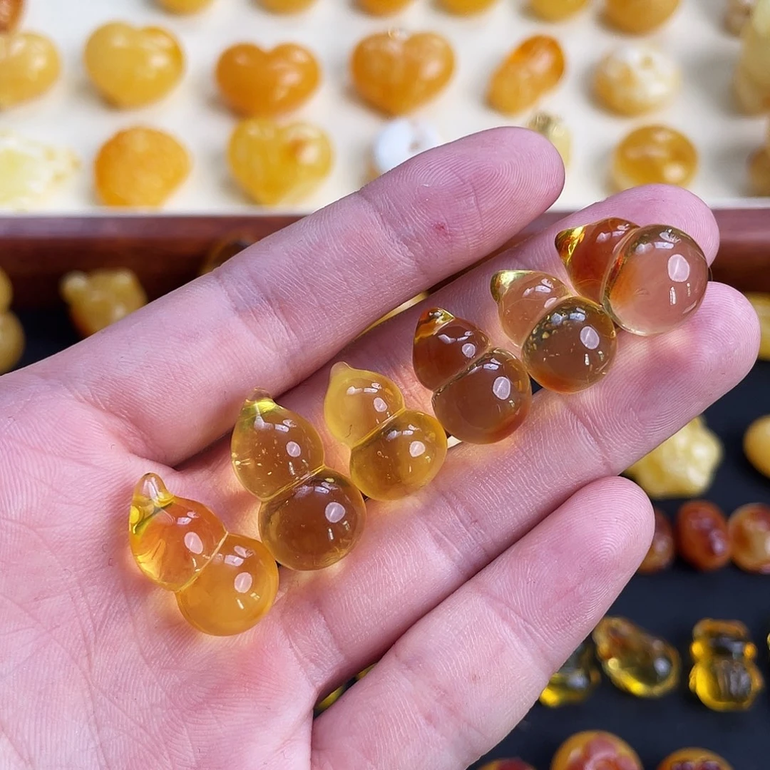 琥珀未镶嵌珠宝奇石多样性发货其中一个