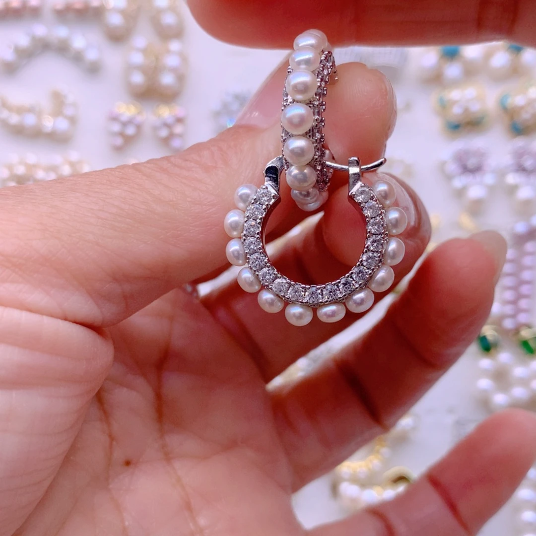 淡水珍珠合金耳饰