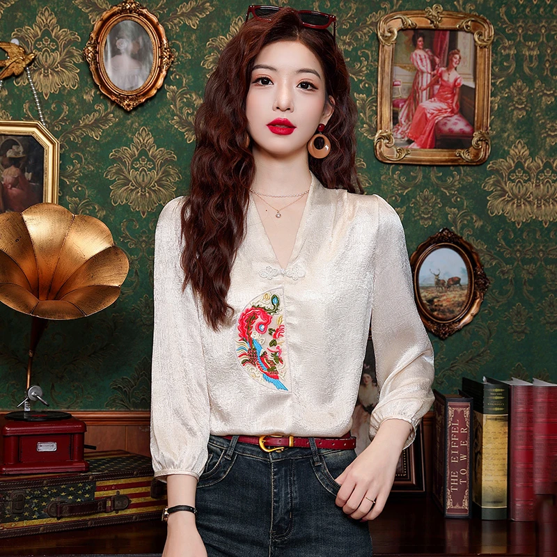 【限量款】新中式衬衫女2025春季新款国风刺绣马面裙上衣显瘦v领