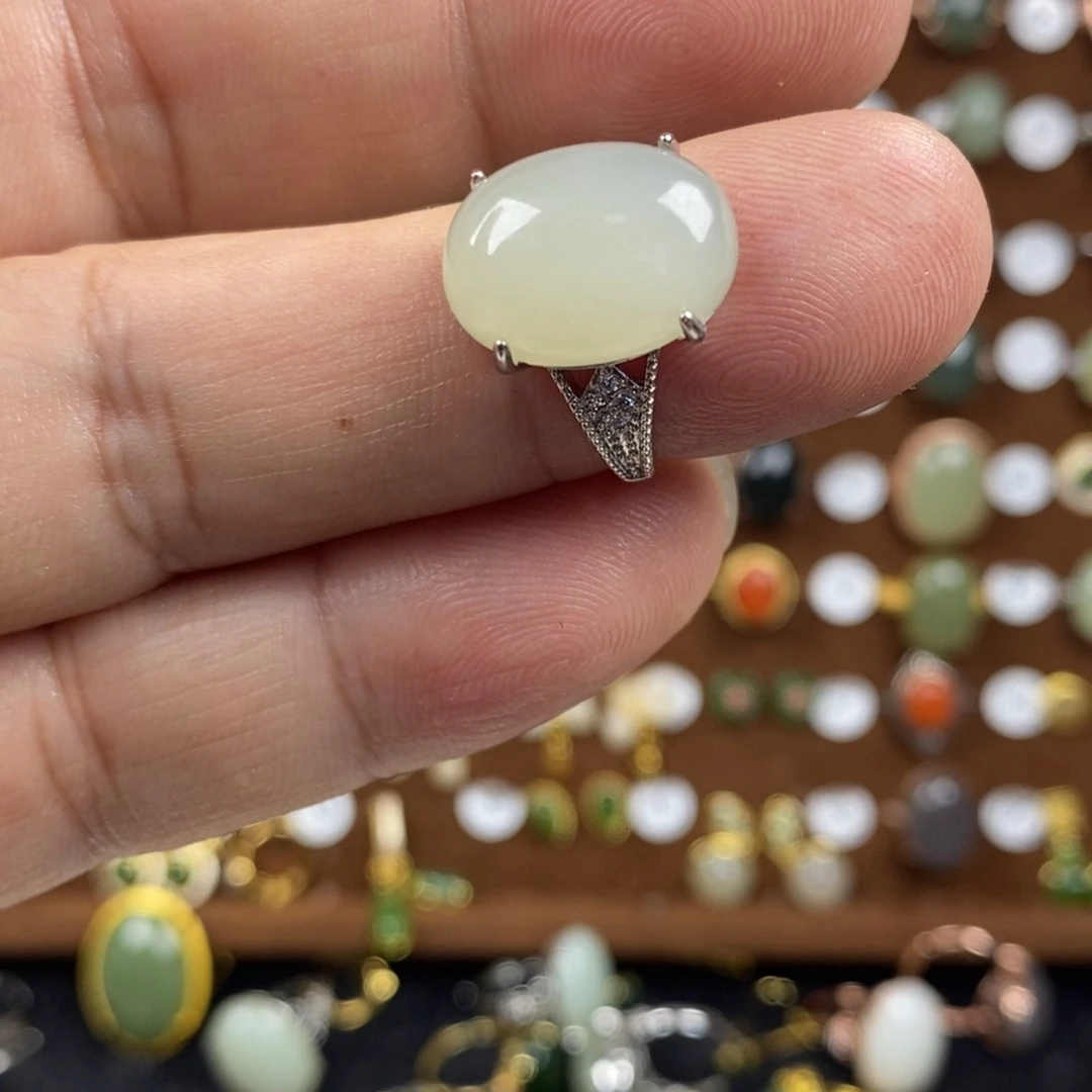 和田玉（青白玉）戒指合金