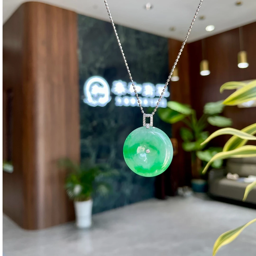 【泰和】18K金镶飘阳绿平安扣 种水好 简约大气（带银链） DK779