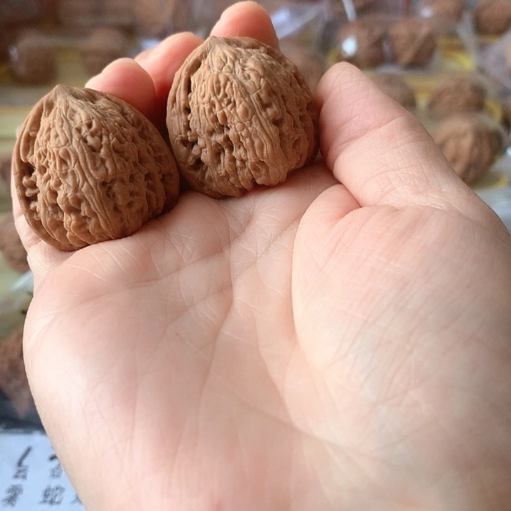 文玩核桃吊坠33尺红玛瑙
