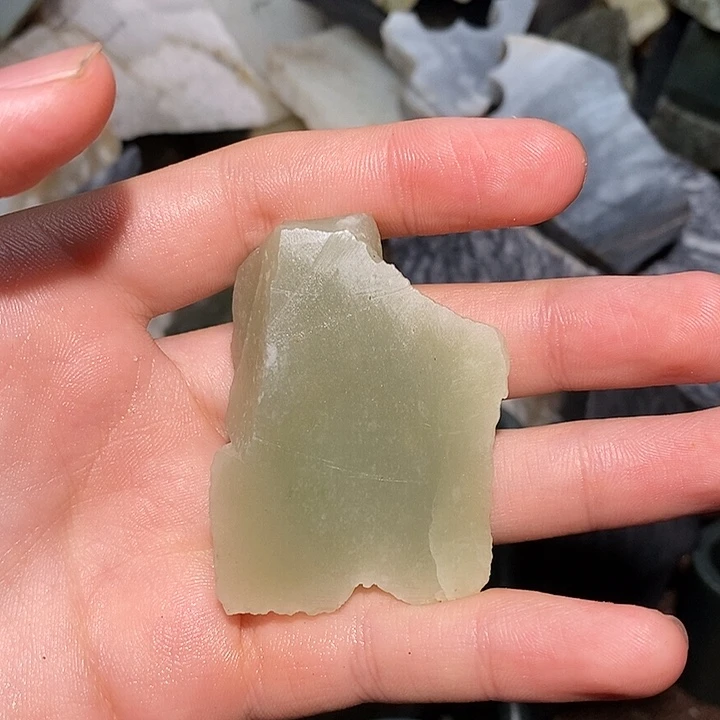 未镶嵌和田玉（青玉）珠宝半成品