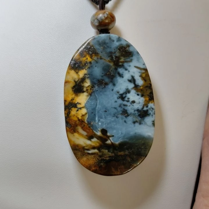 岫玉挂坠款式微纹未镶嵌冷***菊