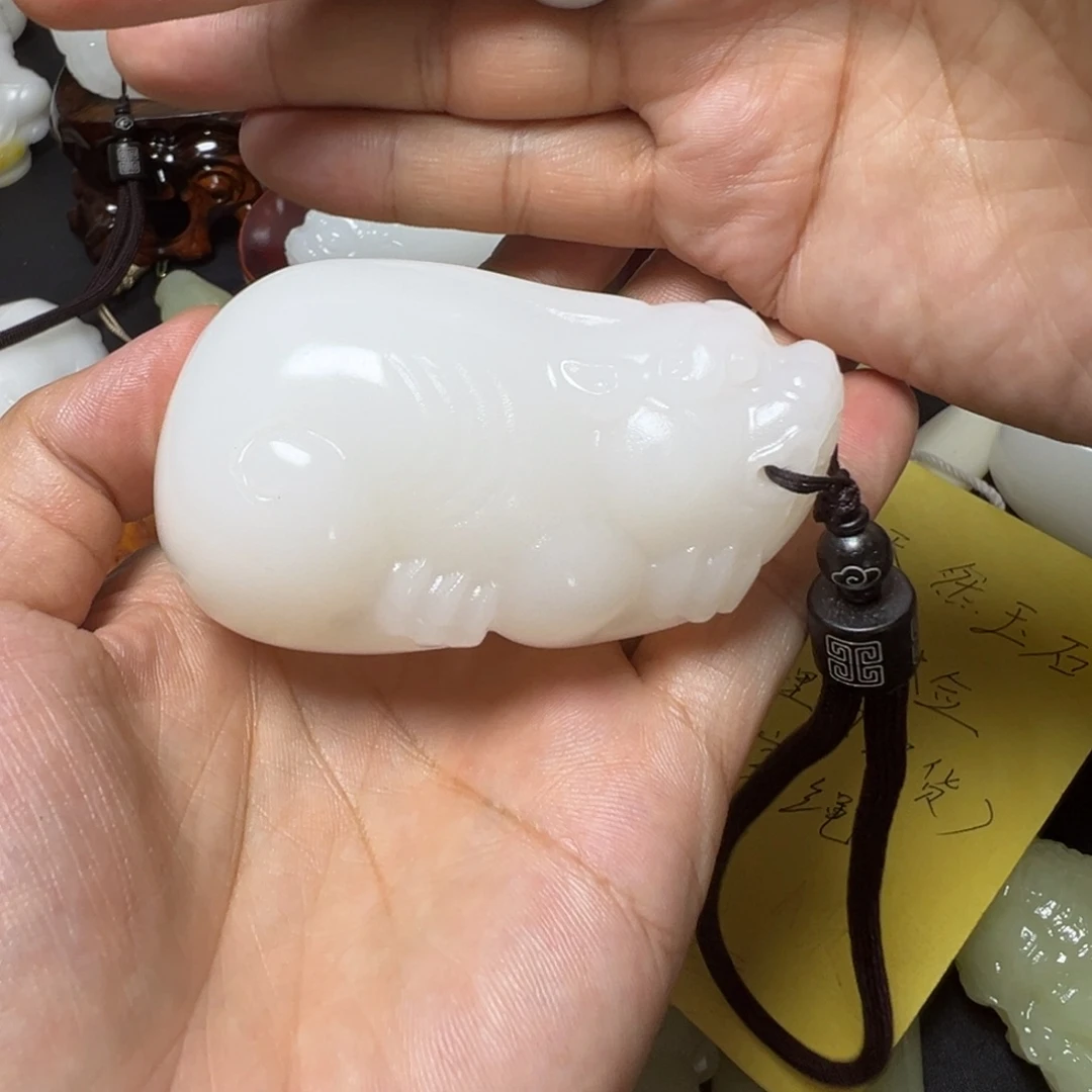 太**亮新疆天然料子：精品珍藏：：貔貅