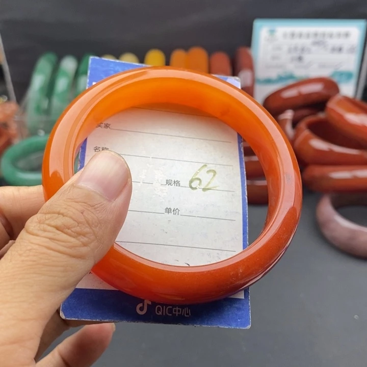 未镶嵌手镯石英质玉