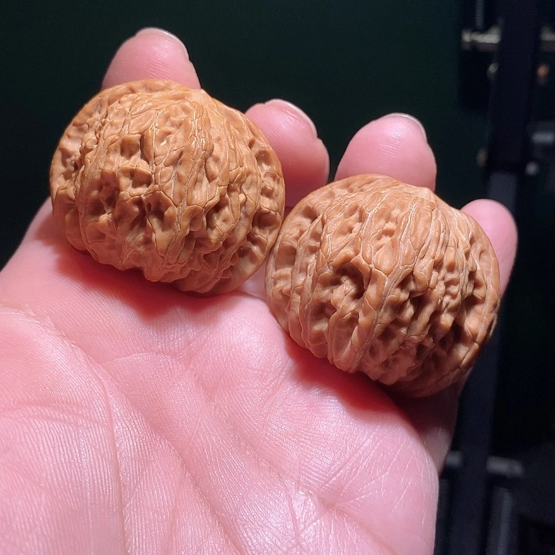 文玩核桃把件40磨盘全品