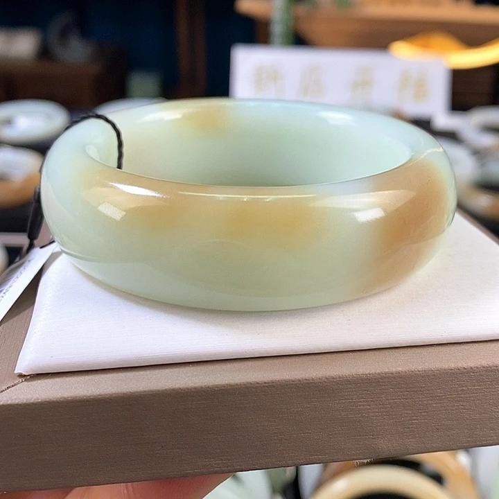 未镶嵌手镯和田玉55.56