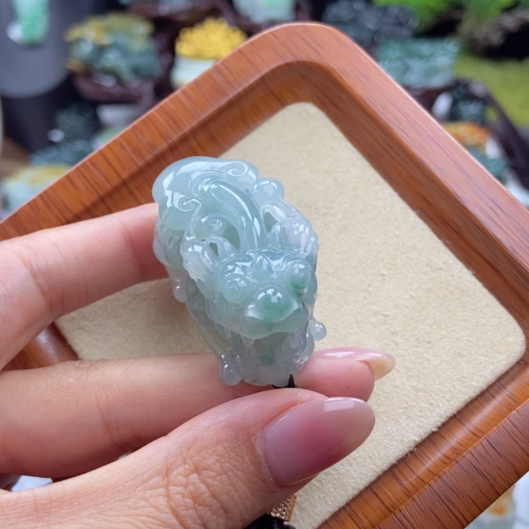 颈饰未镶嵌翡翠A25 冰胶天空蓝如意貔貅