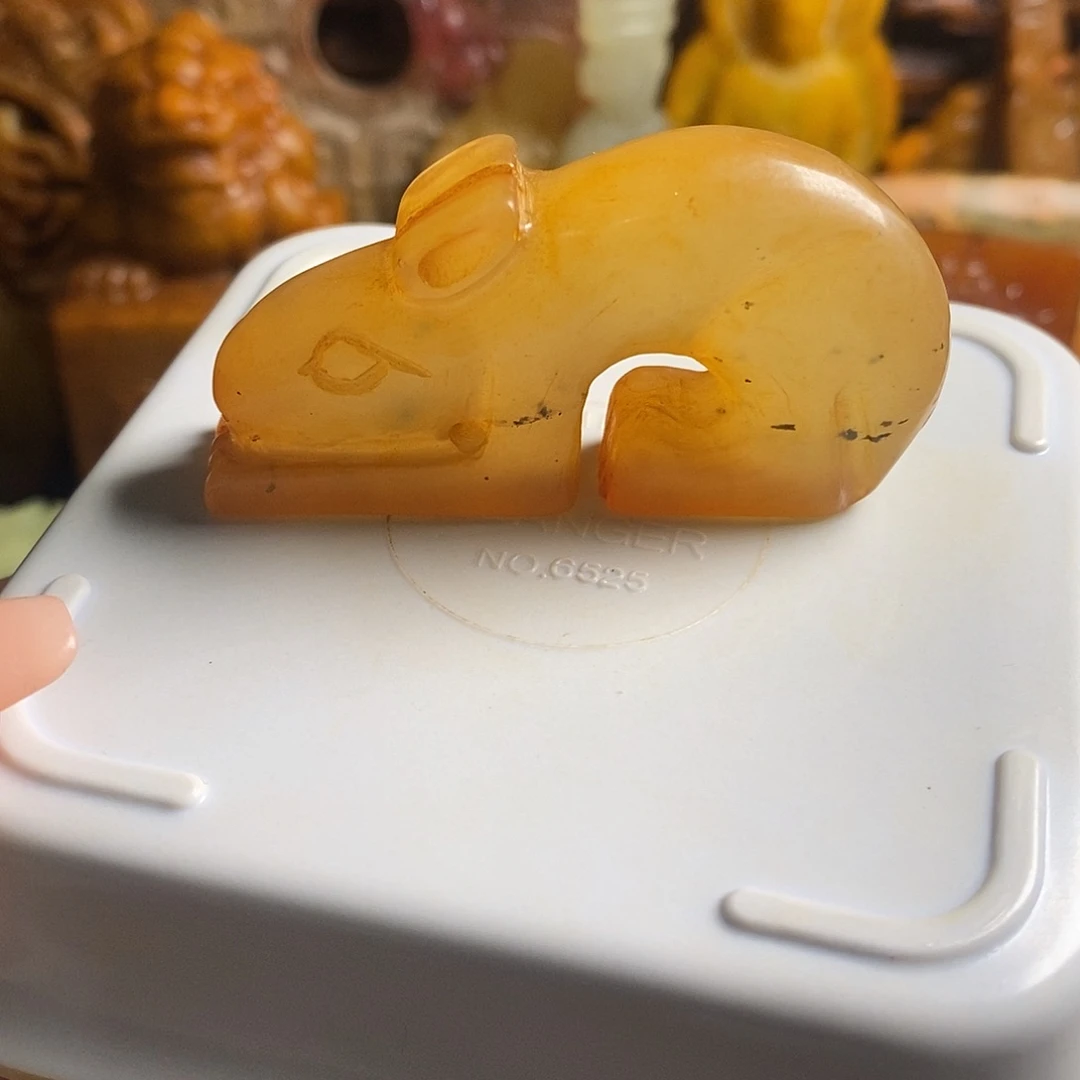 透闪石-蛇纹石玉未镶嵌颈饰